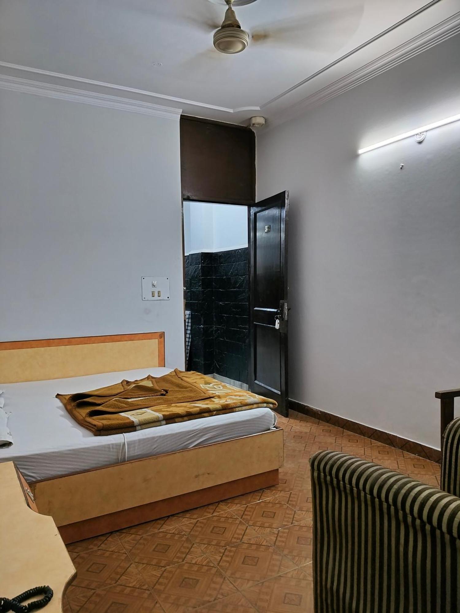 Hotel Yatri International New Delhi Cameră foto