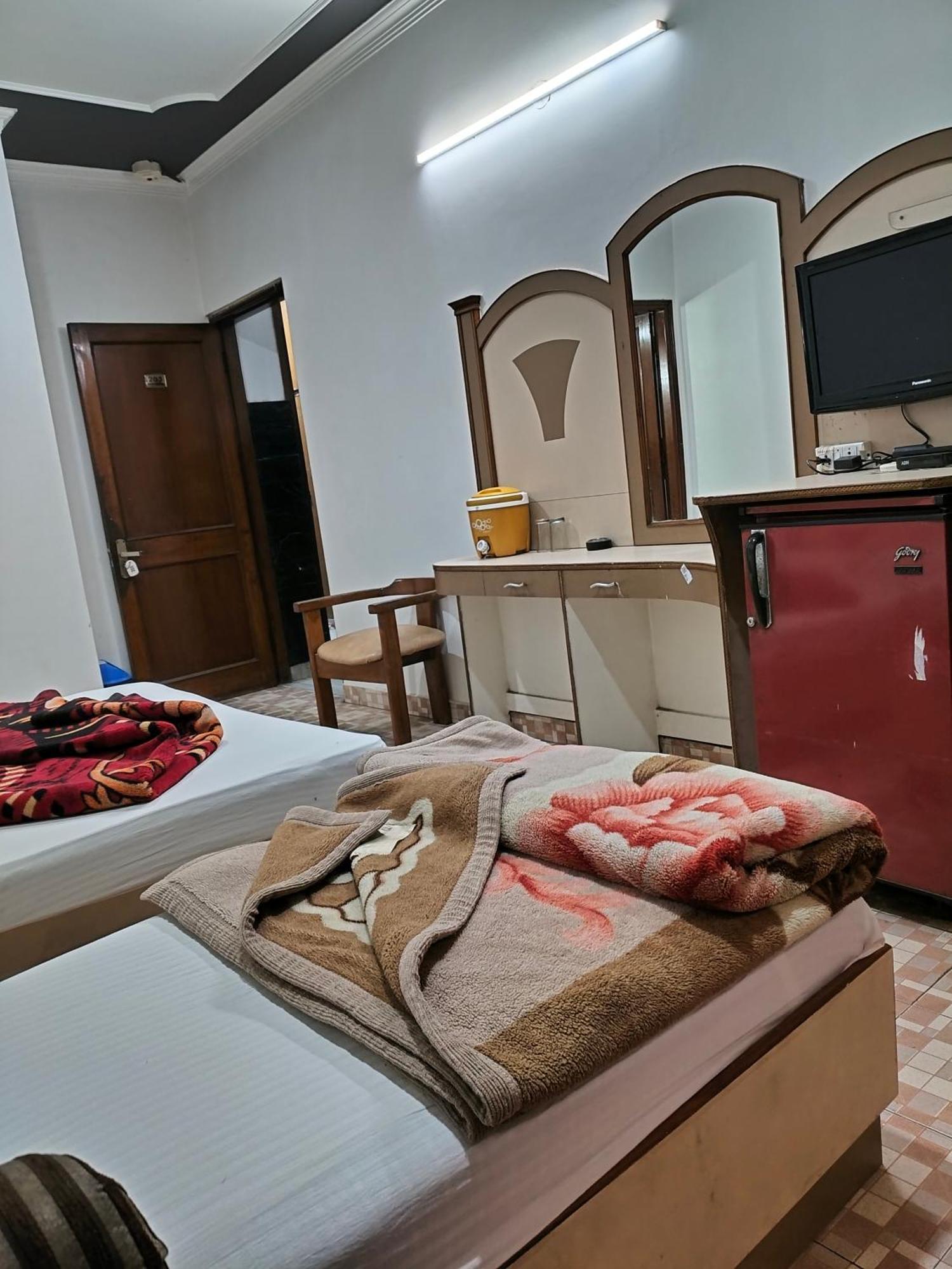 Hotel Yatri International New Delhi Cameră foto