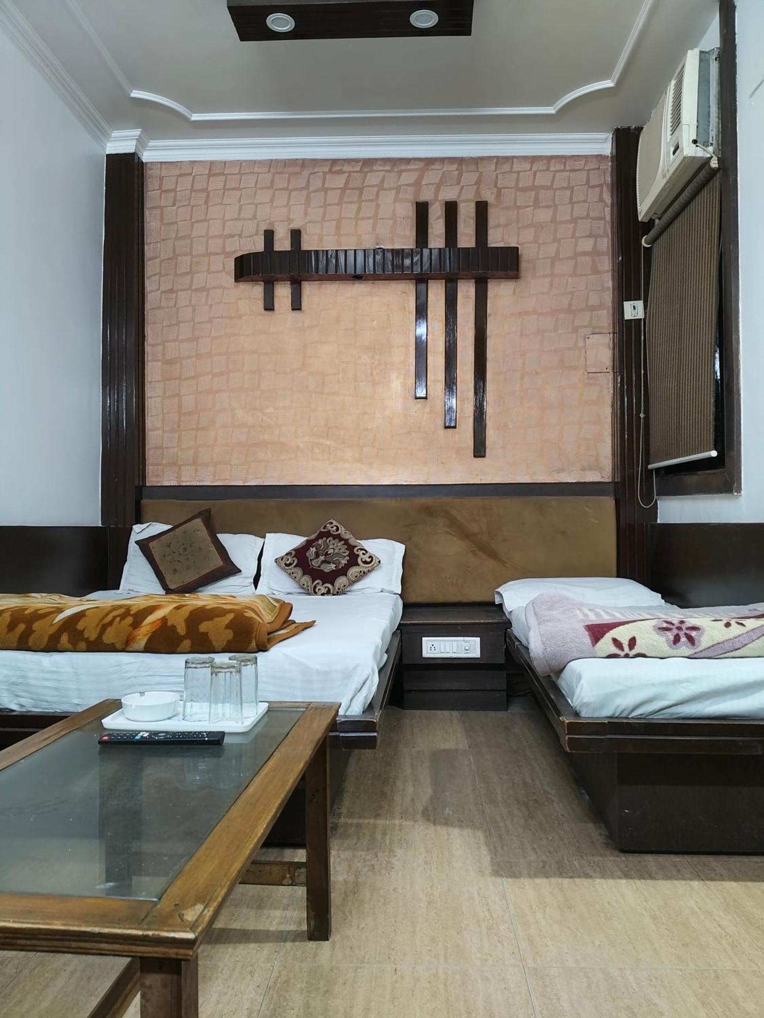 Hotel Yatri International New Delhi Exterior foto