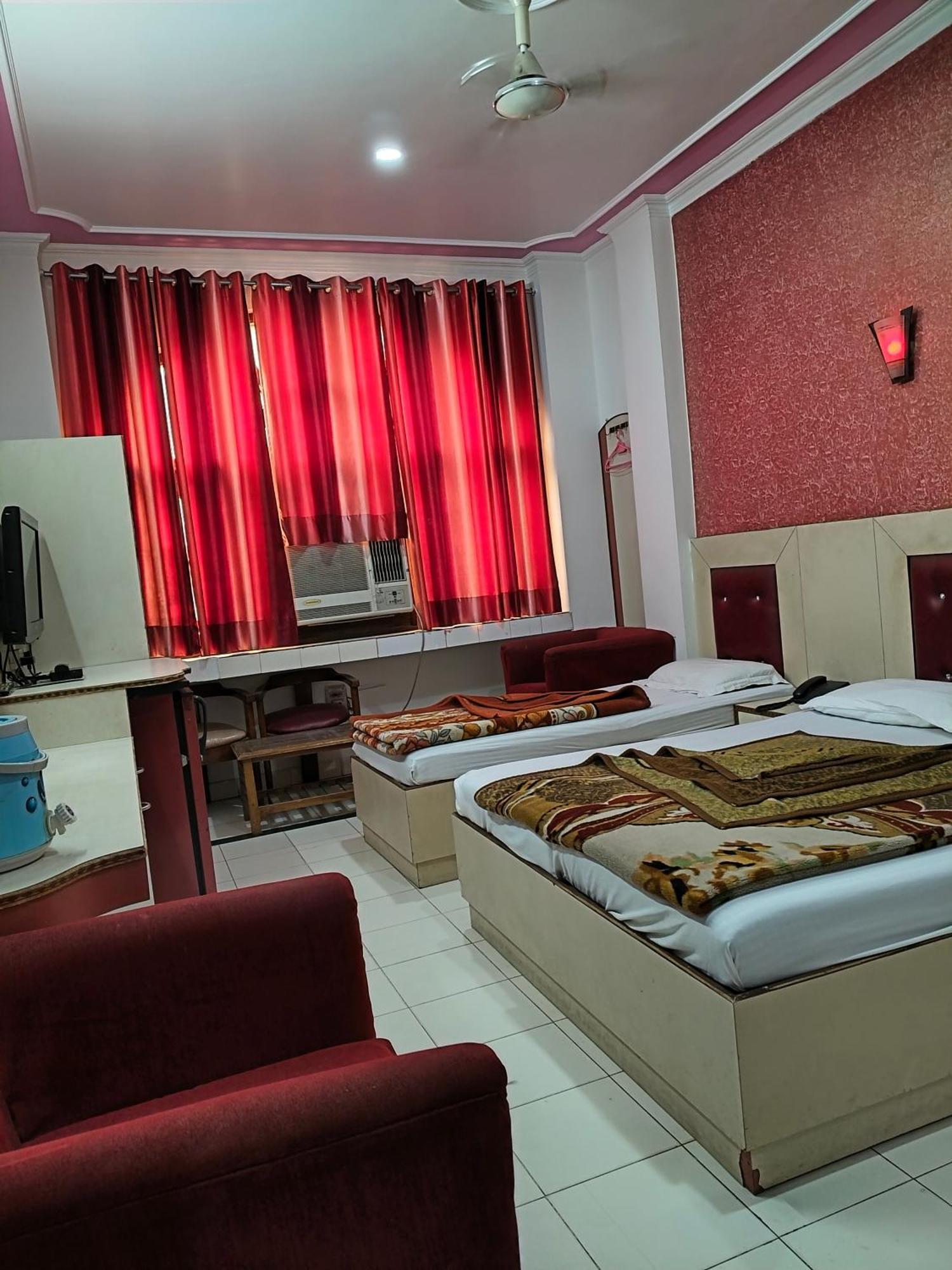 Hotel Yatri International New Delhi Cameră foto