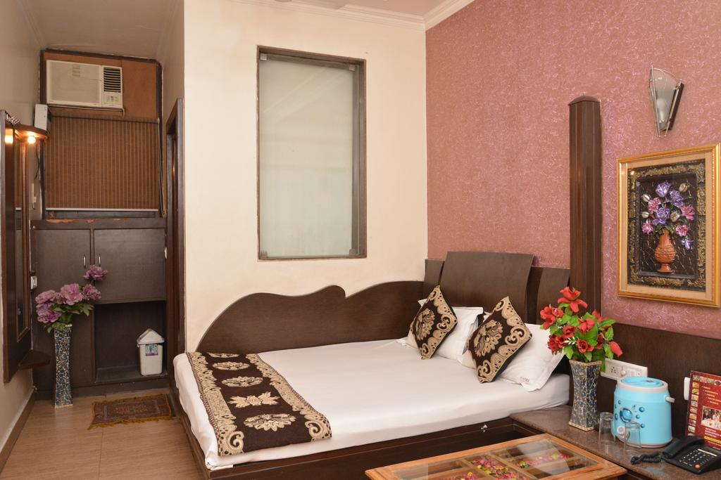 Hotel Yatri International New Delhi Exterior foto