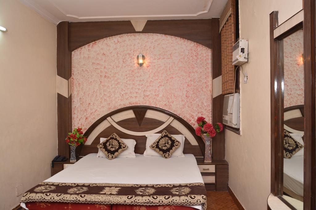 Hotel Yatri International New Delhi Exterior foto