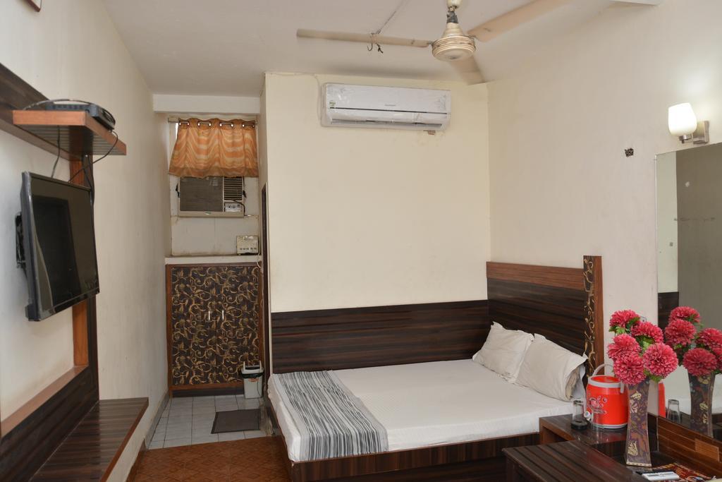 Hotel Yatri International New Delhi Exterior foto