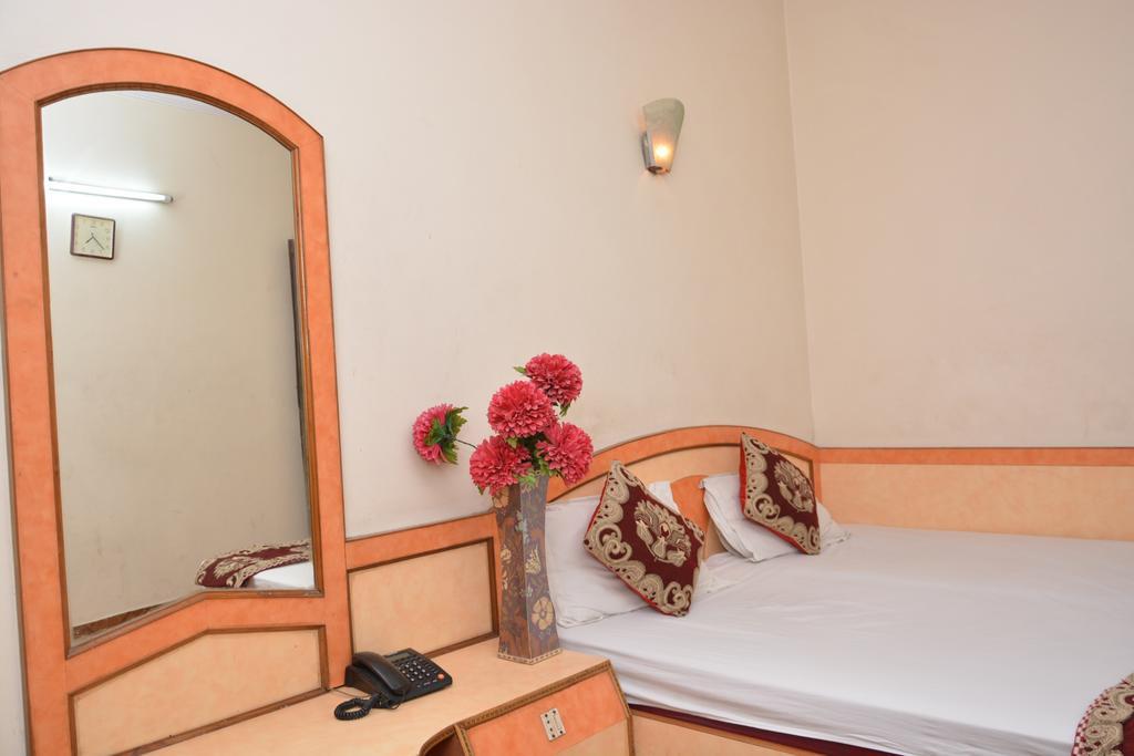 Hotel Yatri International New Delhi Exterior foto