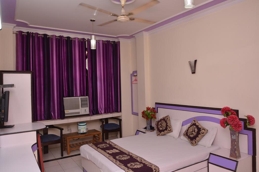 Hotel Yatri International New Delhi Exterior foto