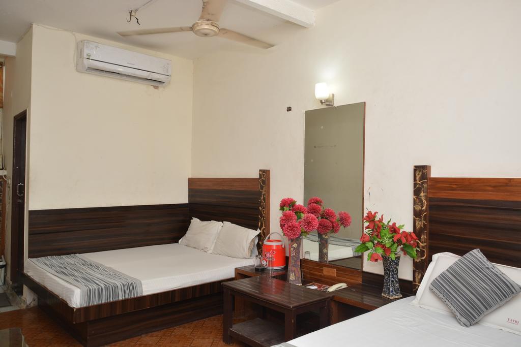 Hotel Yatri International New Delhi Exterior foto