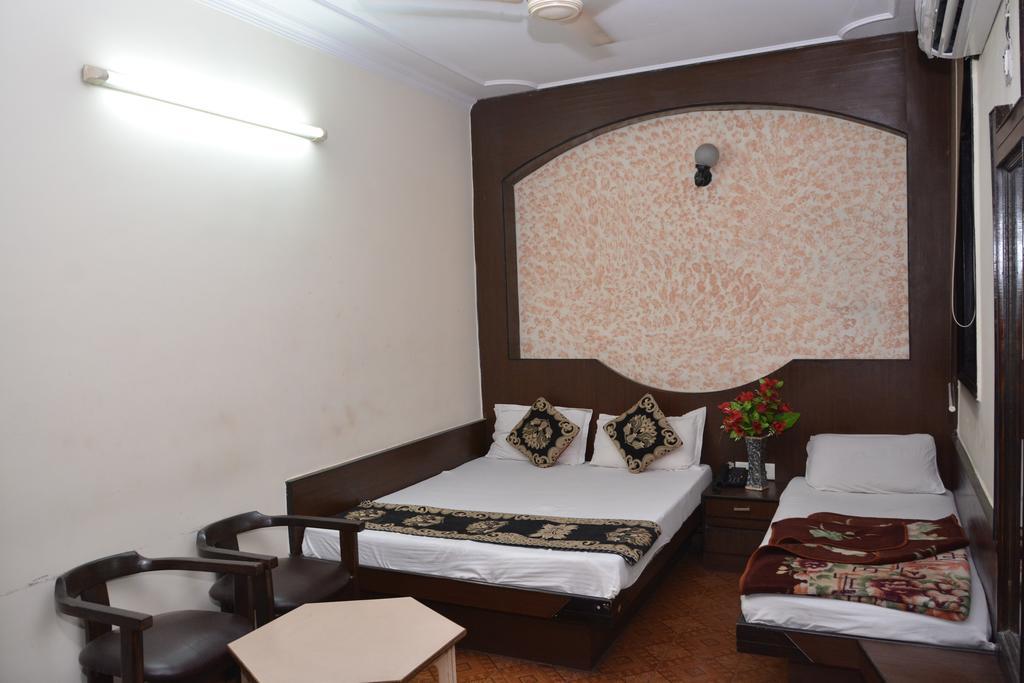 Hotel Yatri International New Delhi Exterior foto
